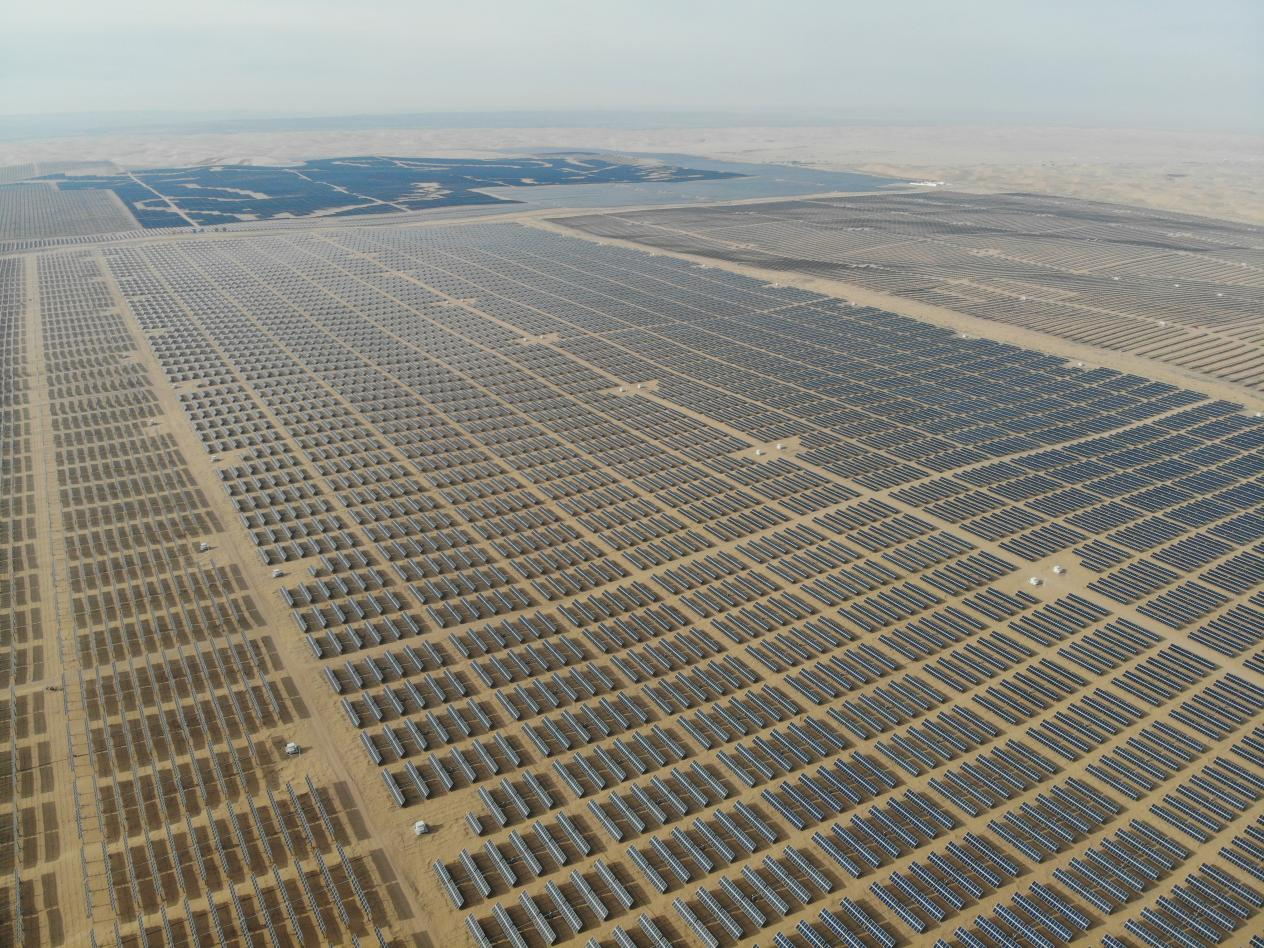 中广核达拉特光伏发电领跑奖励基地100MW1号项目EPC总承包工 (2)